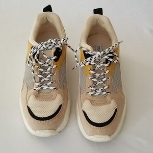 8M Steve Madden Shirli Sneaker